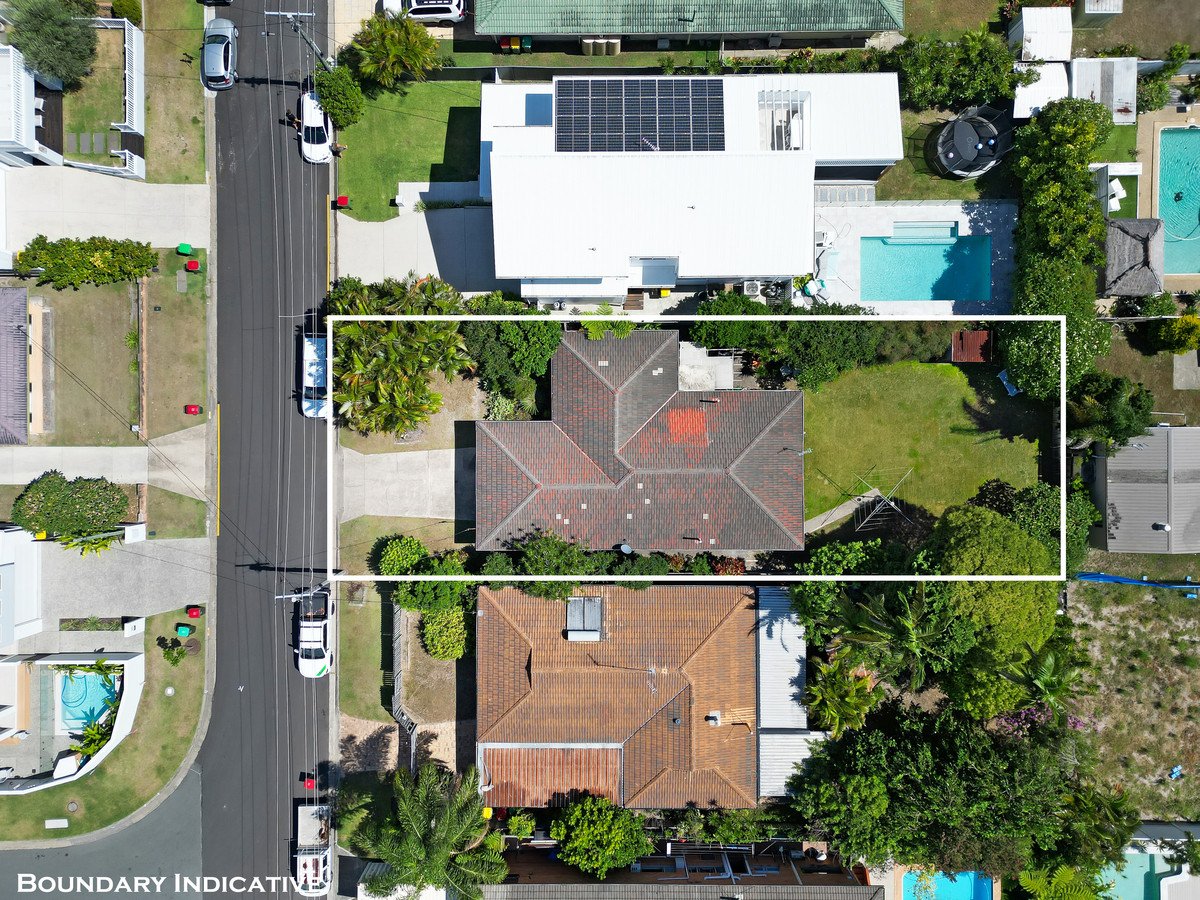 16 Warrina Crescent Burleigh Waters 18