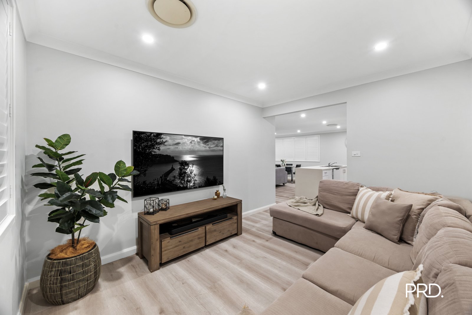 16 Water Gum Drive JORDAN SPRINGS 2