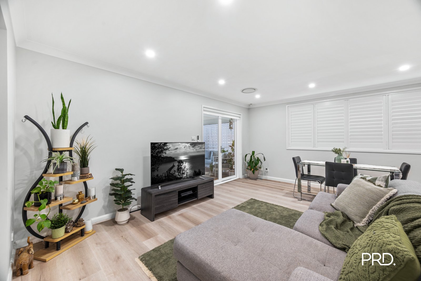 16 Water Gum Drive JORDAN SPRINGS 3