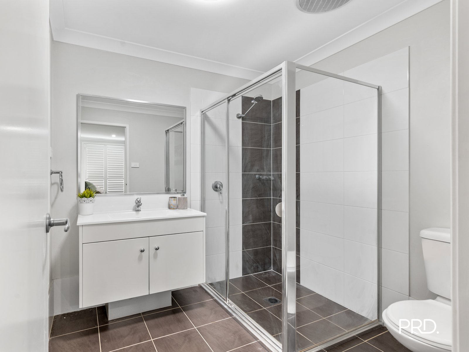 16 Water Gum Drive JORDAN SPRINGS 10