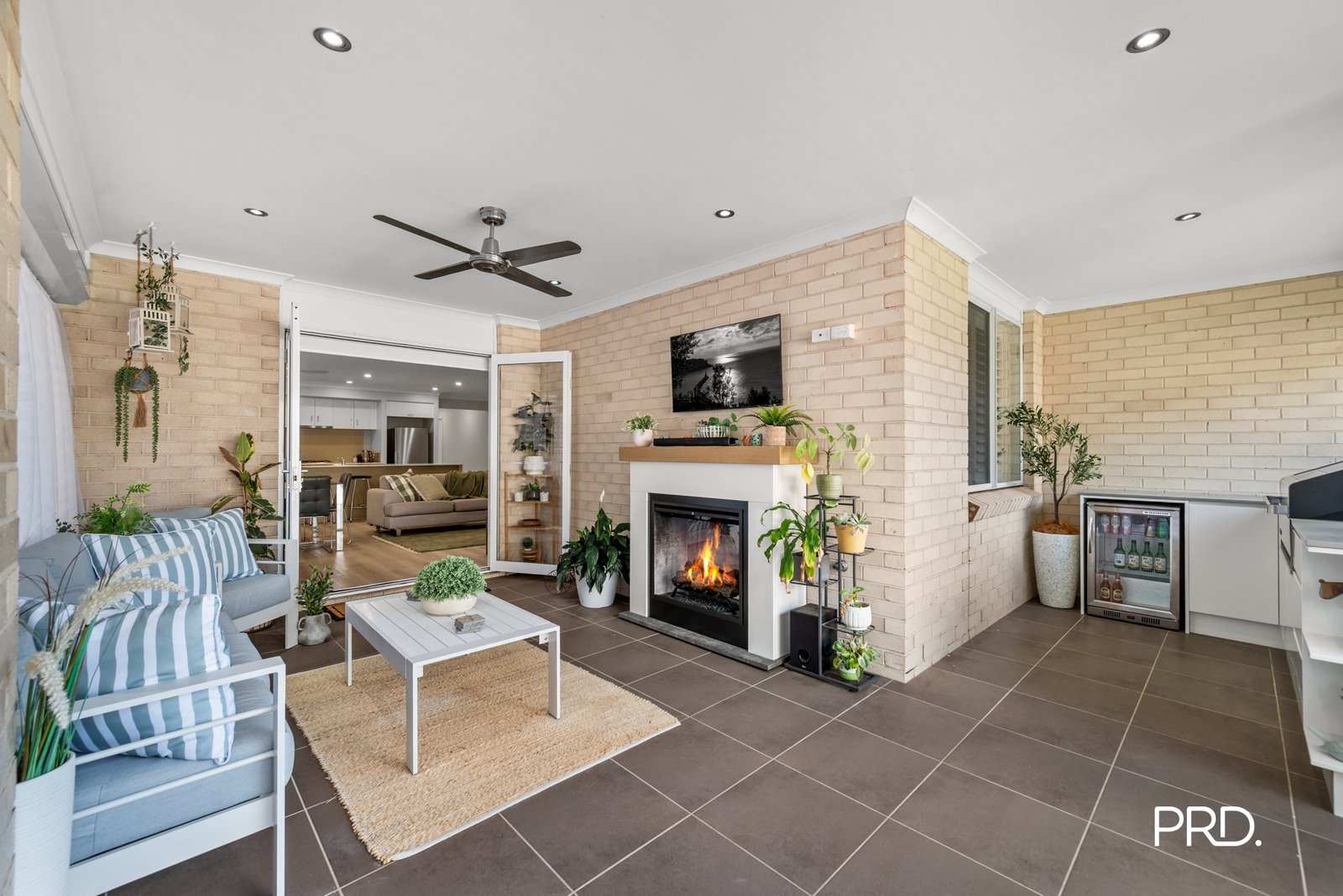 16 Water Gum Drive JORDAN SPRINGS 11