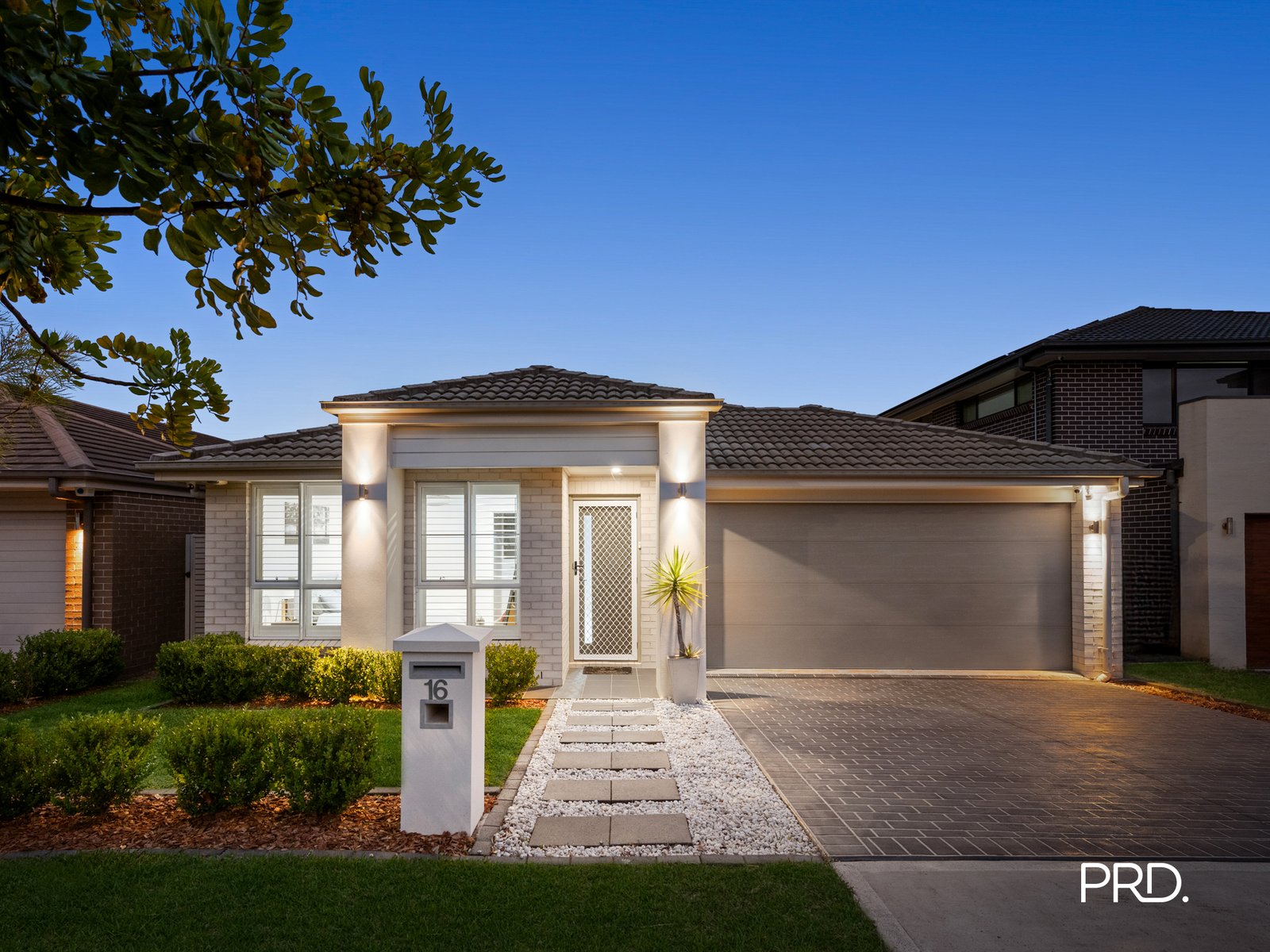 16 Water Gum Drive JORDAN SPRINGS 14