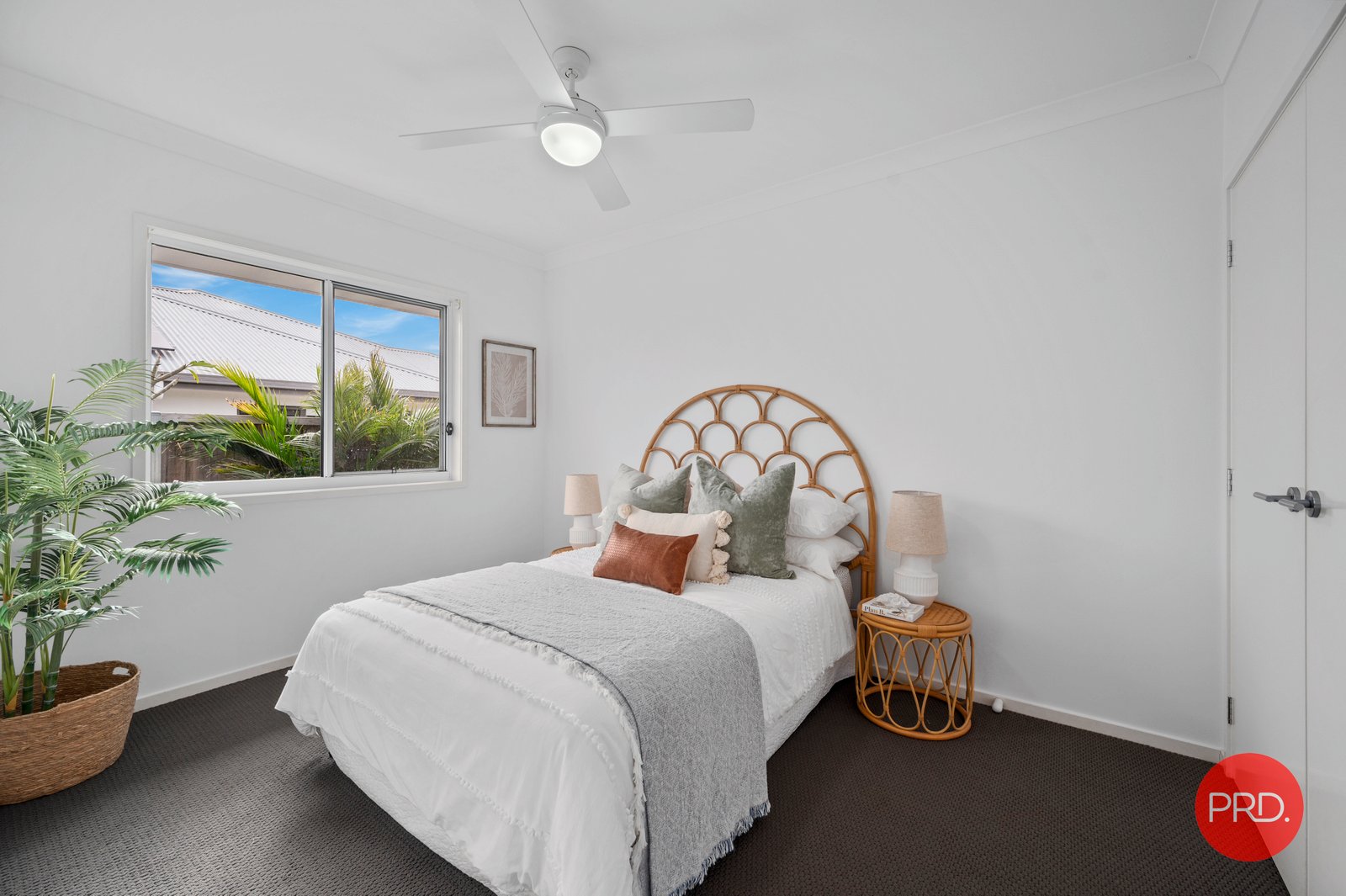 16 Watergum Close SAPPHIRE BEACH 22