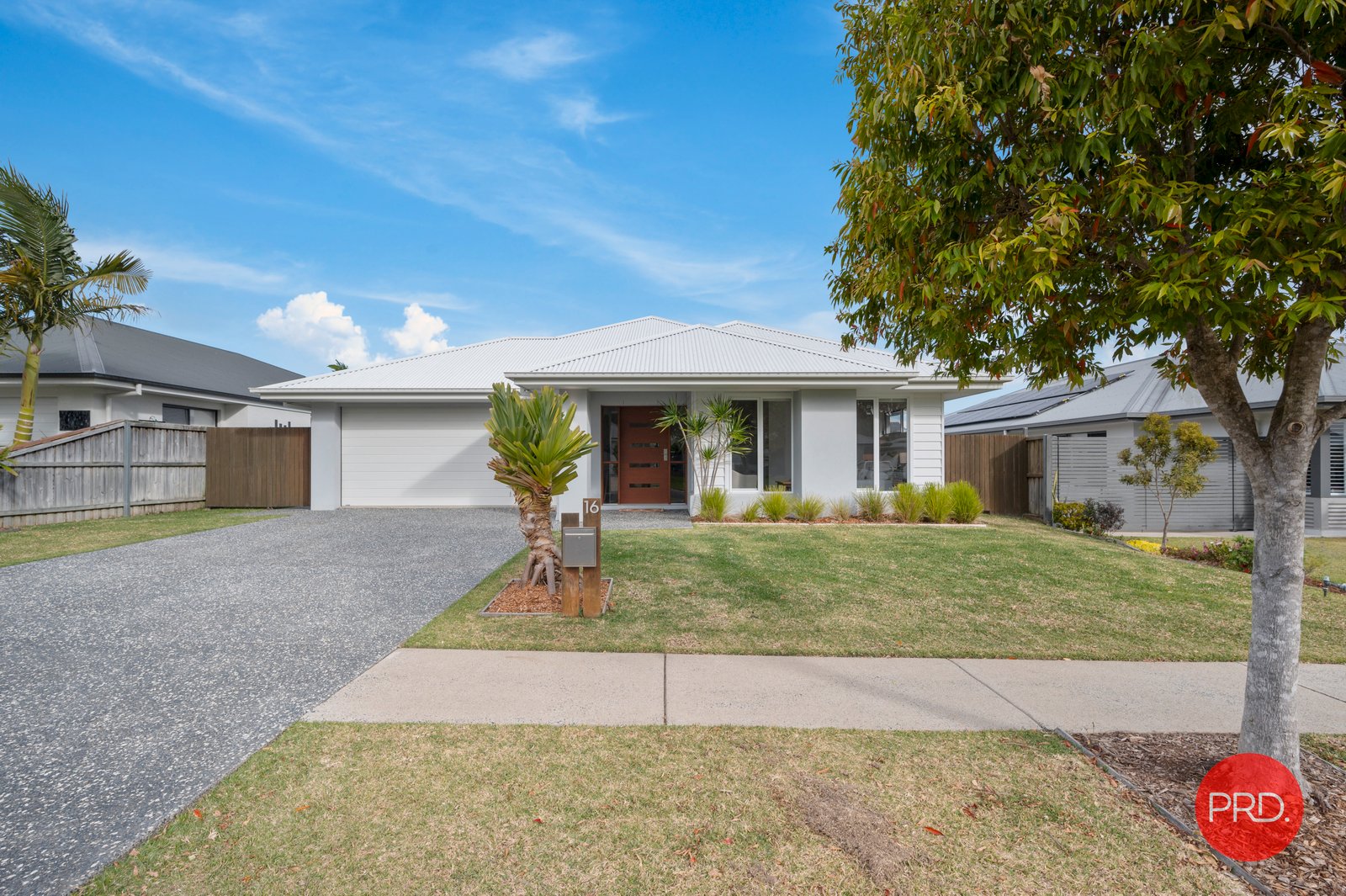 16 Watergum Close SAPPHIRE BEACH 26