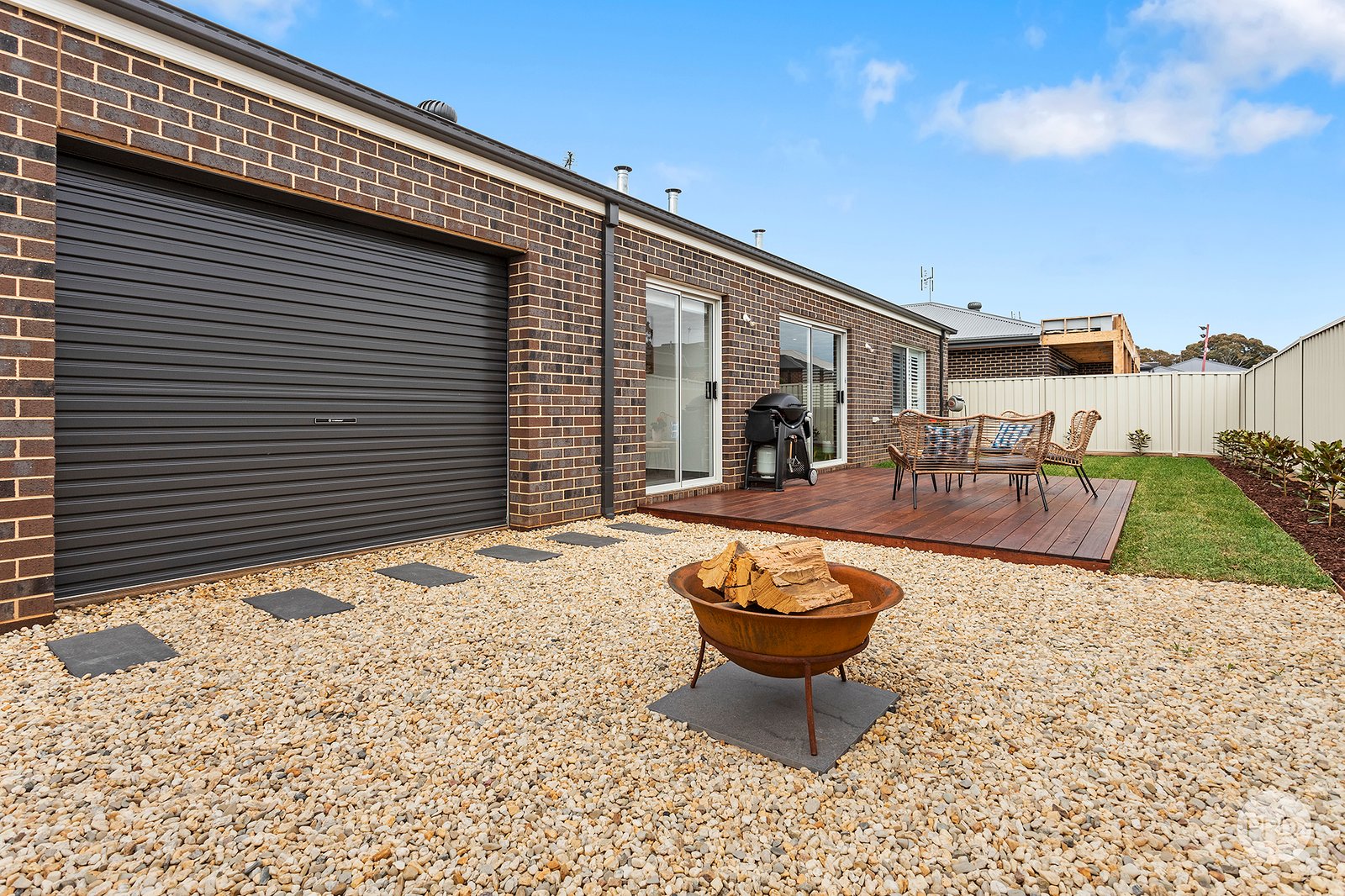 16 Webdon Drive NORTH BENDIGO 14