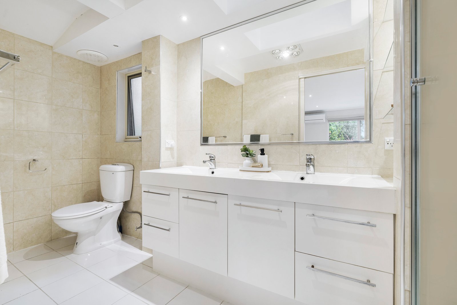 Real Estate and Property in 16 Wellesley Road, Ringwood North, VIC