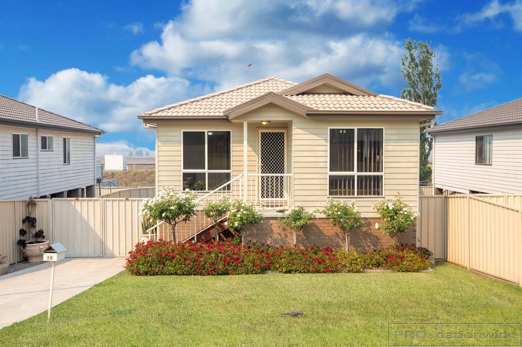 16 Wentworth Street TELARAH 1