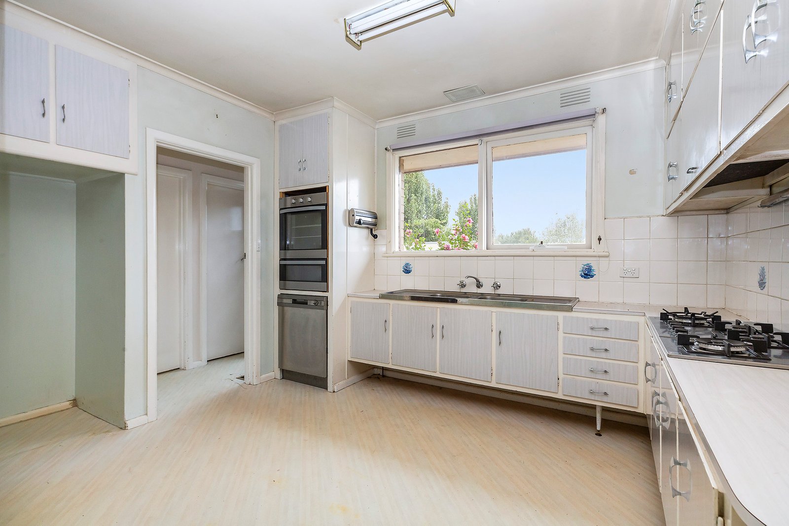 Real Estate and Property in 16 Wilma Court, Doncaster, VIC