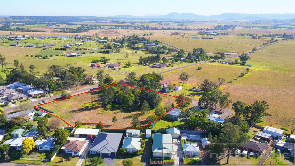 16 Windemere Road LOCHINVAR 2