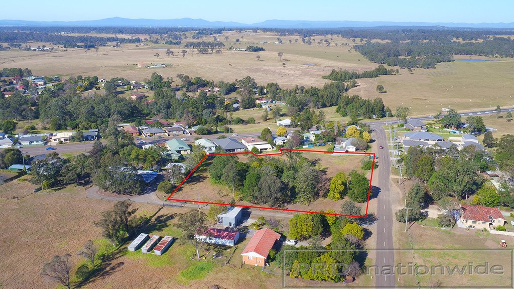 16 Windemere Road LOCHINVAR 3