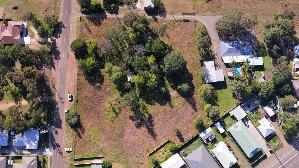 16 Windemere Road LOCHINVAR 4