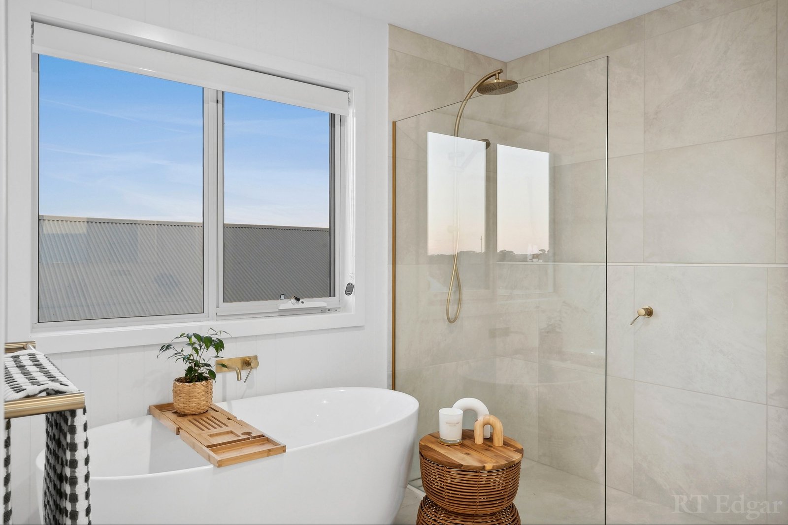 Real Estate and Property in 16 Wirilda Way, Point Lonsdale, VIC