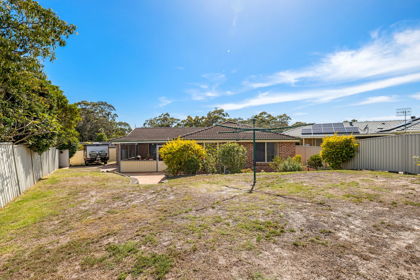 16 yachtsman crescent salamander bay