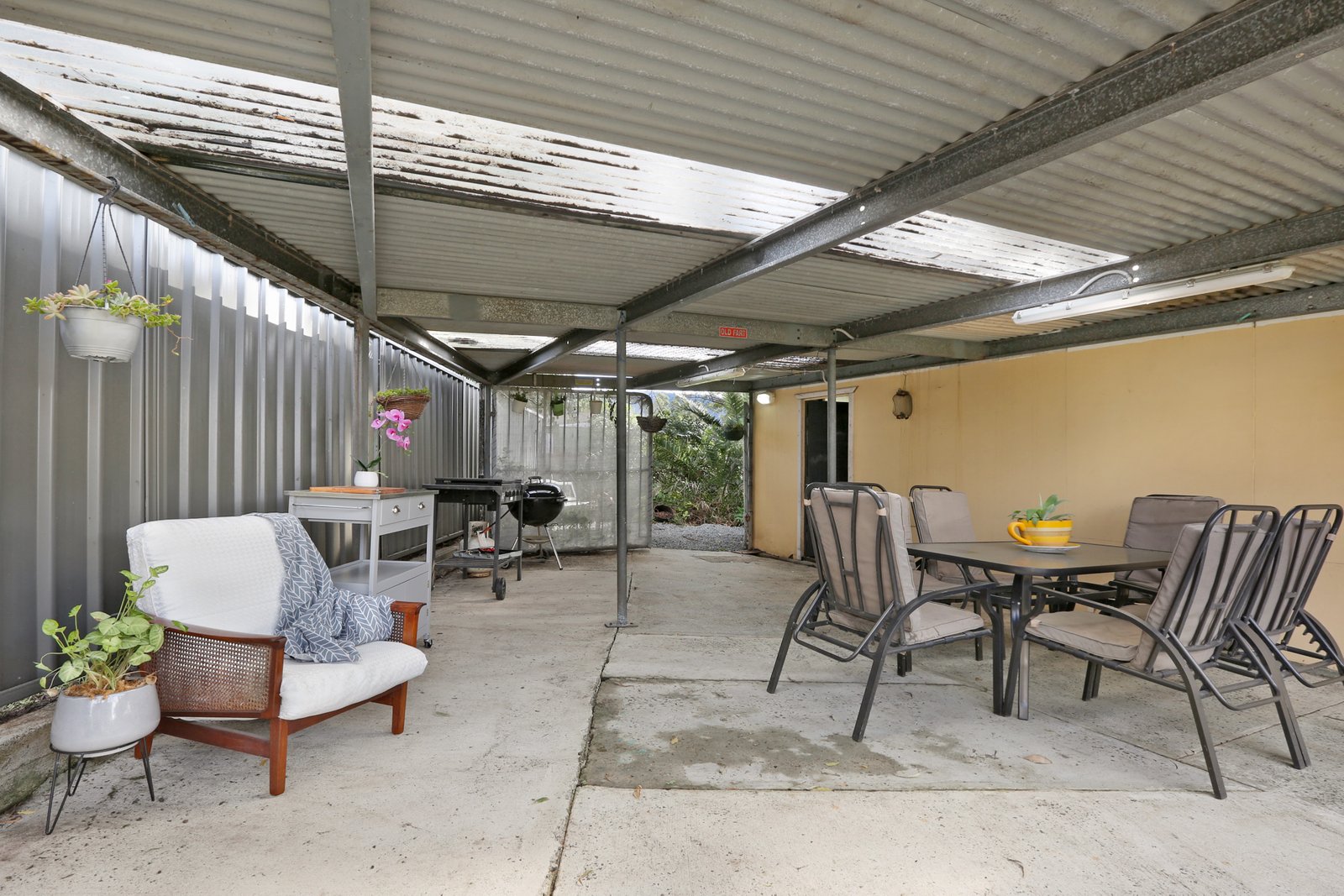 16 Yalunga Street DAPTO 9