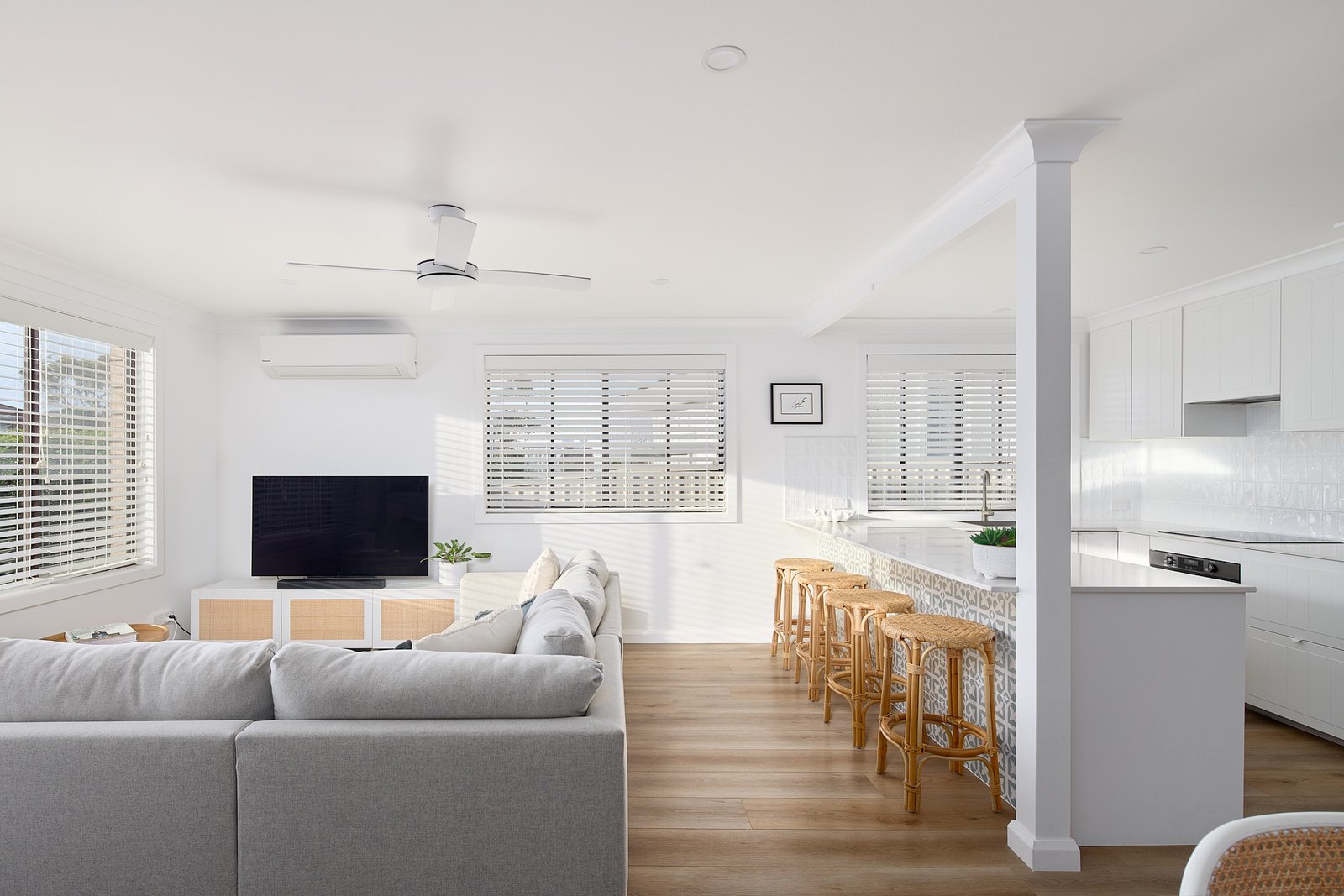 1/60-62 Tomaree Road SHOAL BAY 3