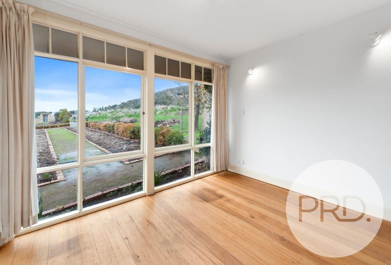 160 Cilwen Road CAMBRIDGE 5