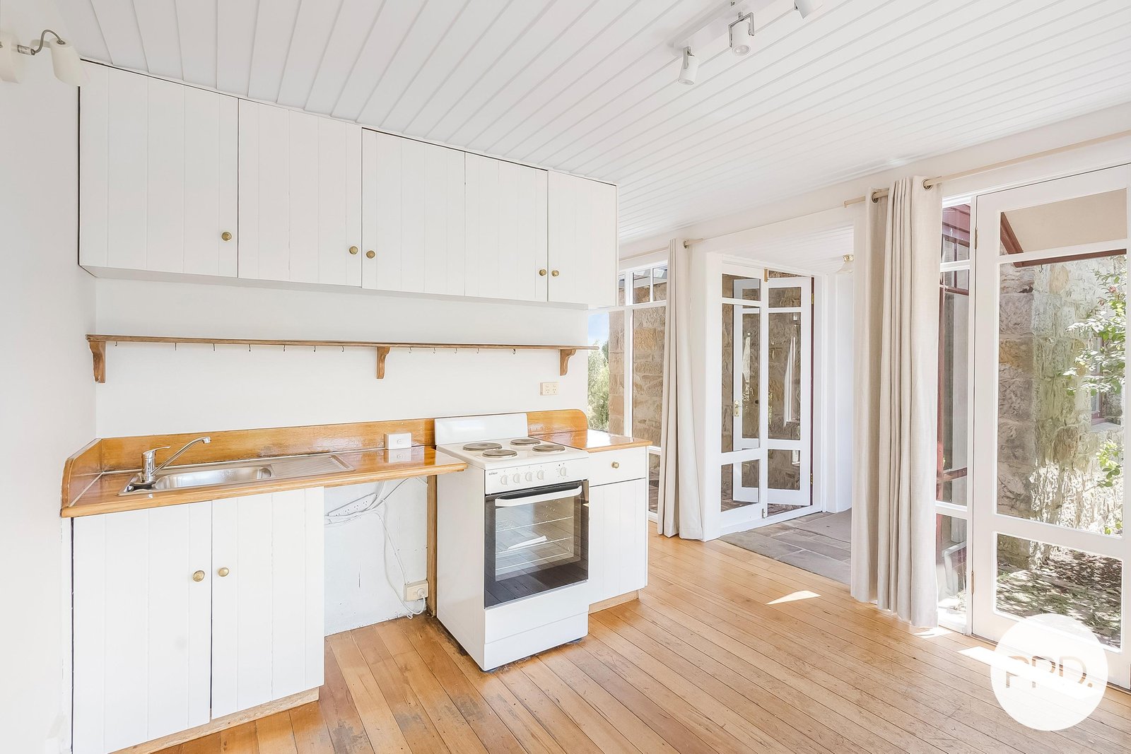 160 Cilwen Road CAMBRIDGE 2