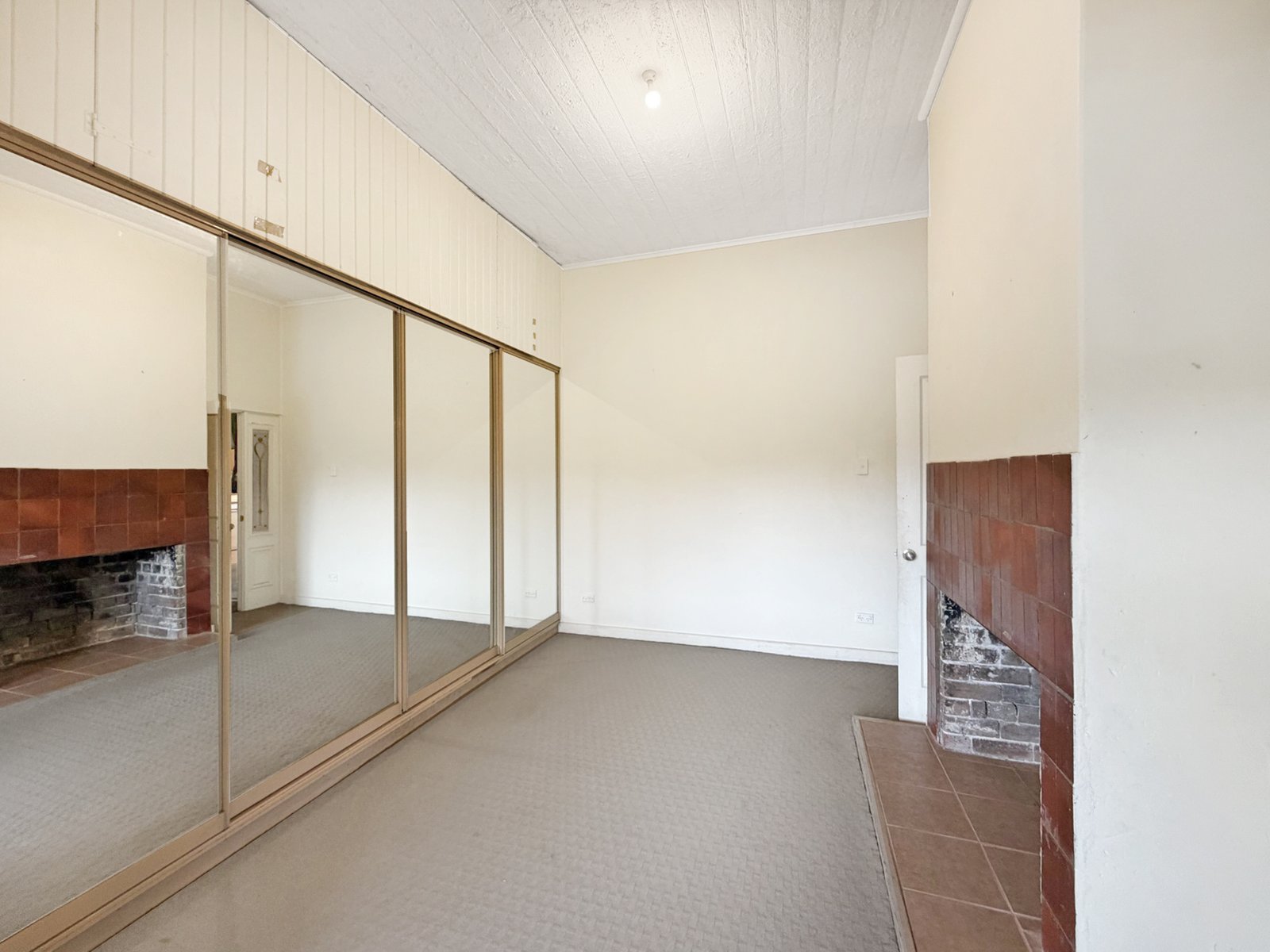 160 Nancy Bird Walton Drive KEW 19
