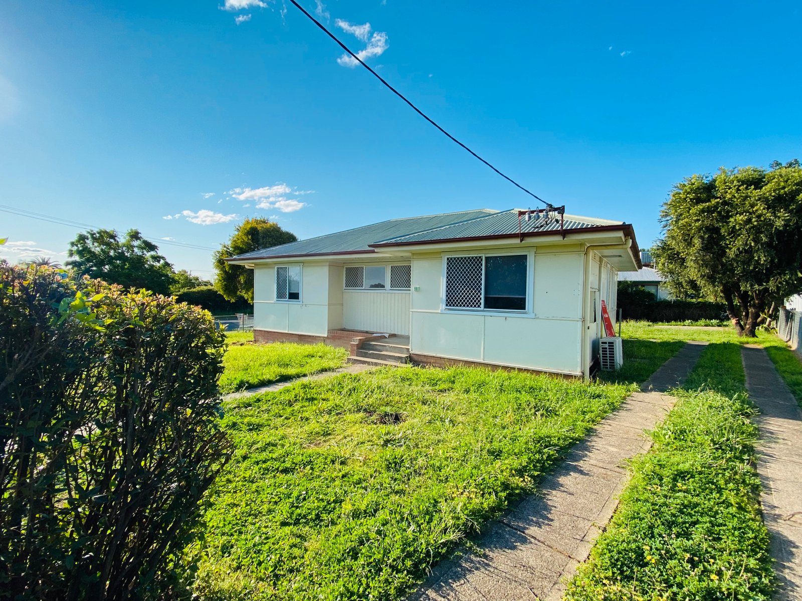 160 Robert Street TAMWORTH 2