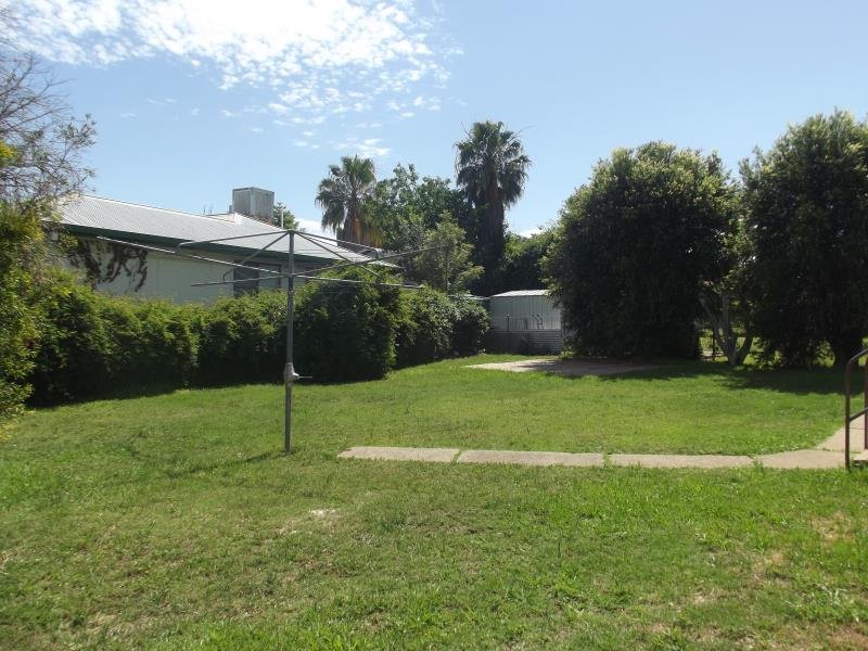 160 Robert Street TAMWORTH 9