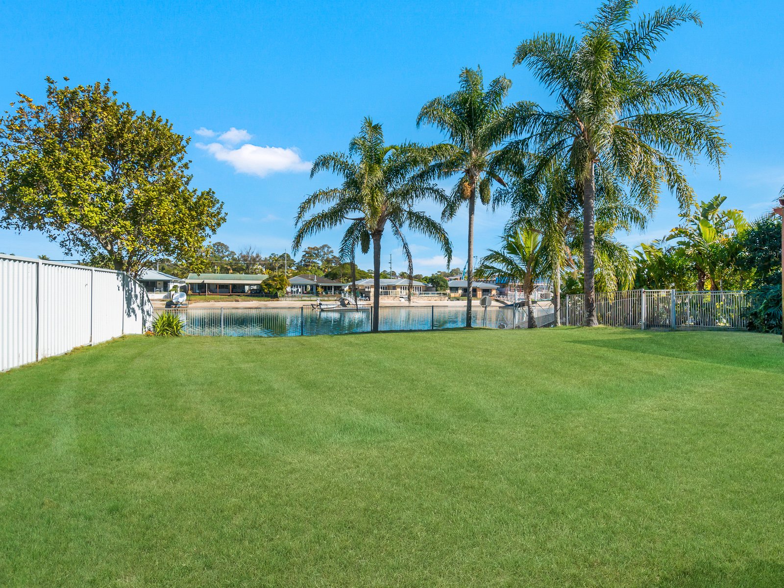 160 Tahiti Avenue PALM BEACH 12