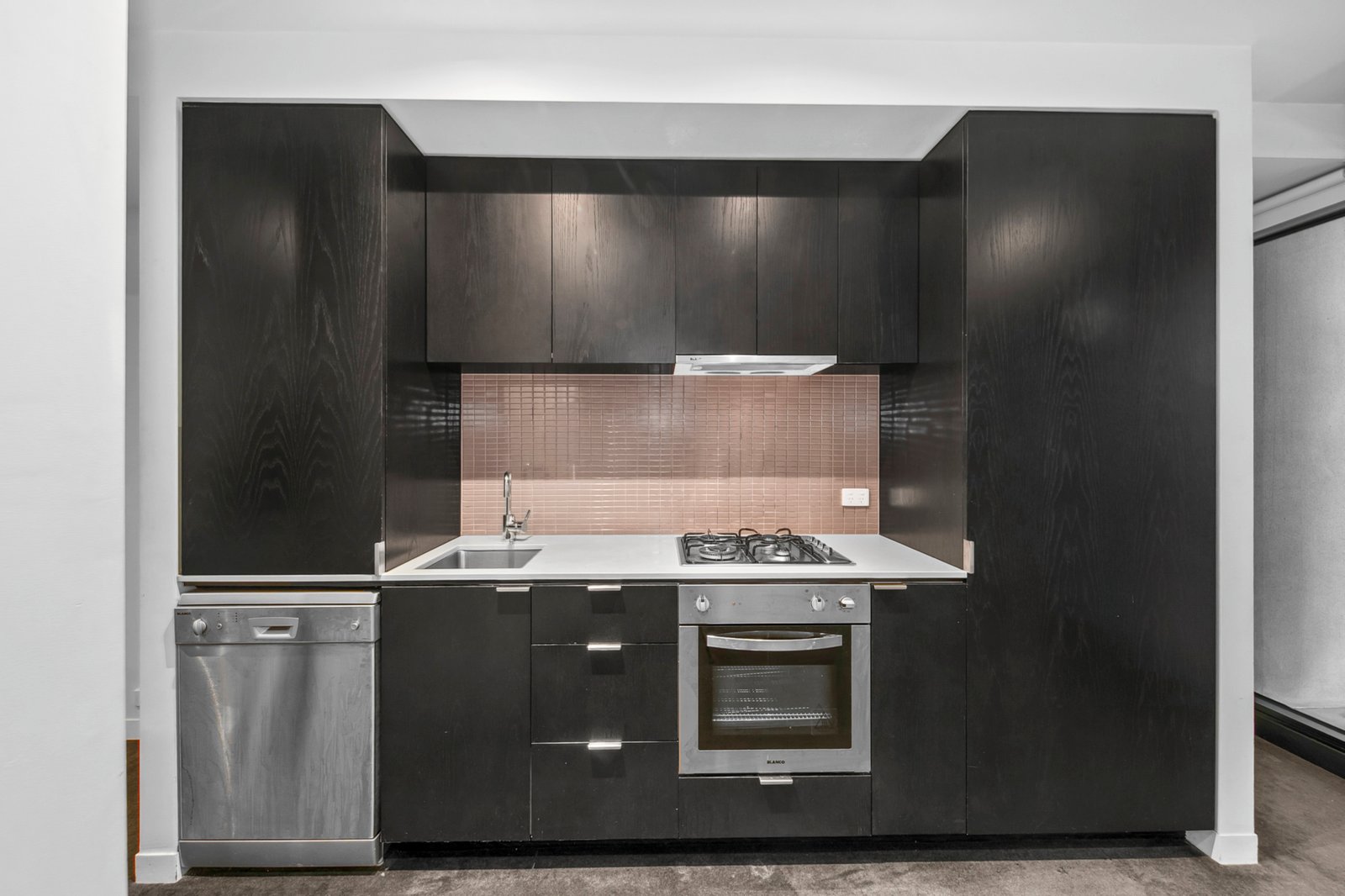 Gallery: 1601/7 Yarra Street