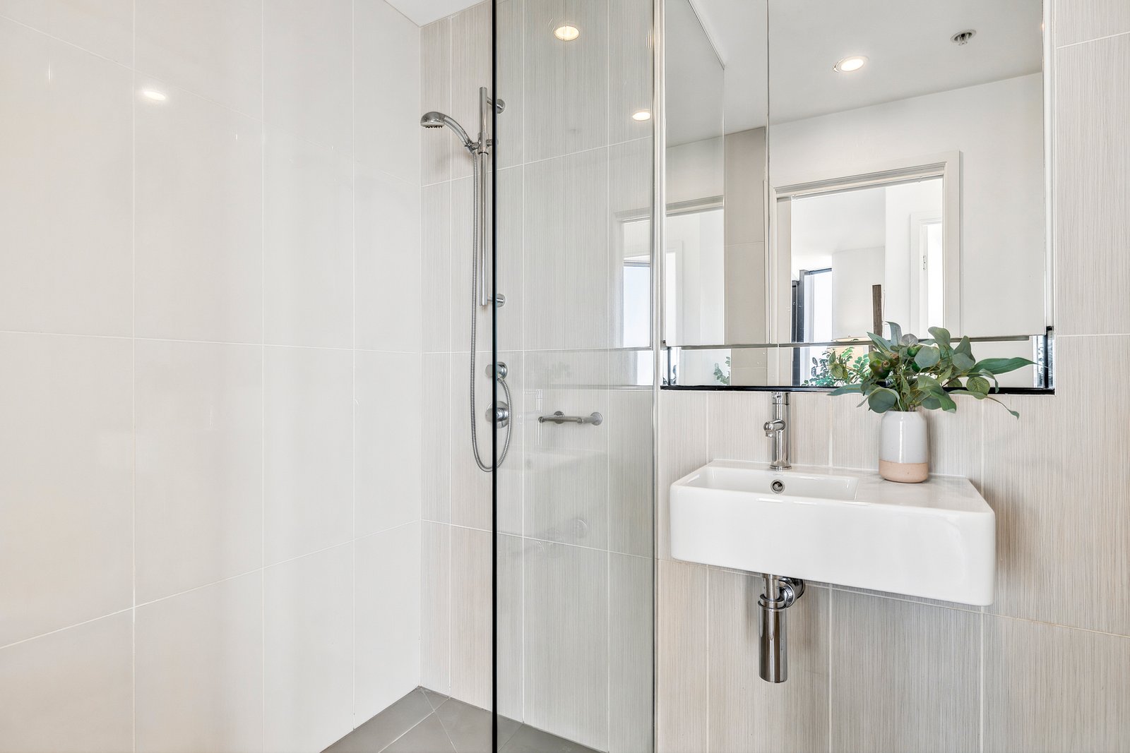 Gallery: 1602/35 Malcolm Street