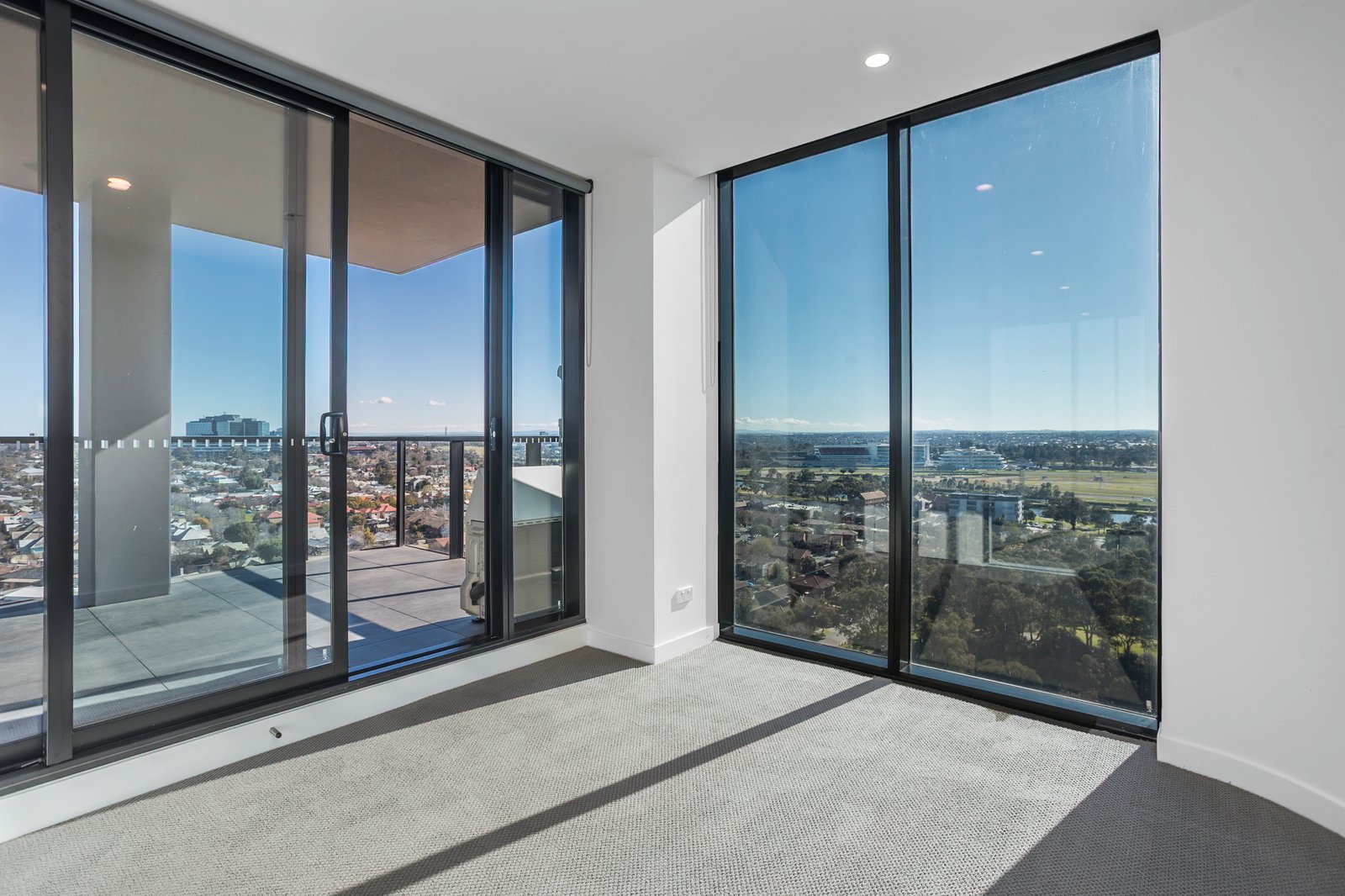 Gallery: 1602/8 Joseph Road