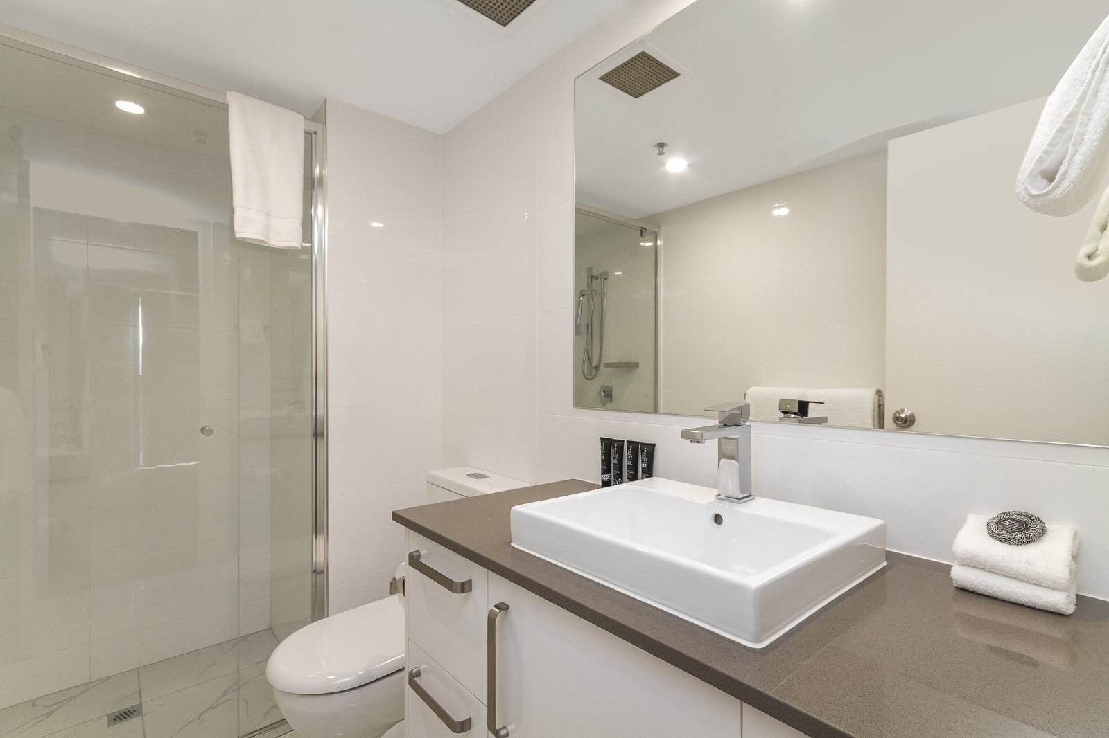 1602/88 Marine Parade COOLANGATTA 7