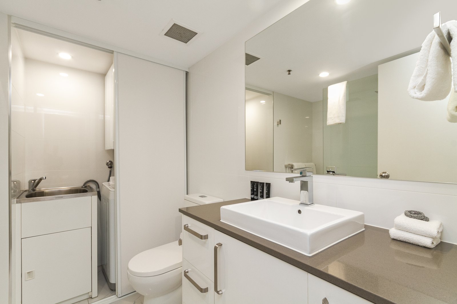 1602/88 Marine Parade COOLANGATTA 8