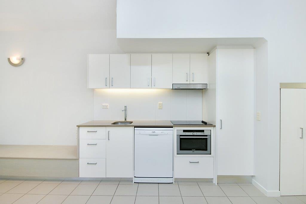 1/603-615 Casuarina Way CASUARINA 8