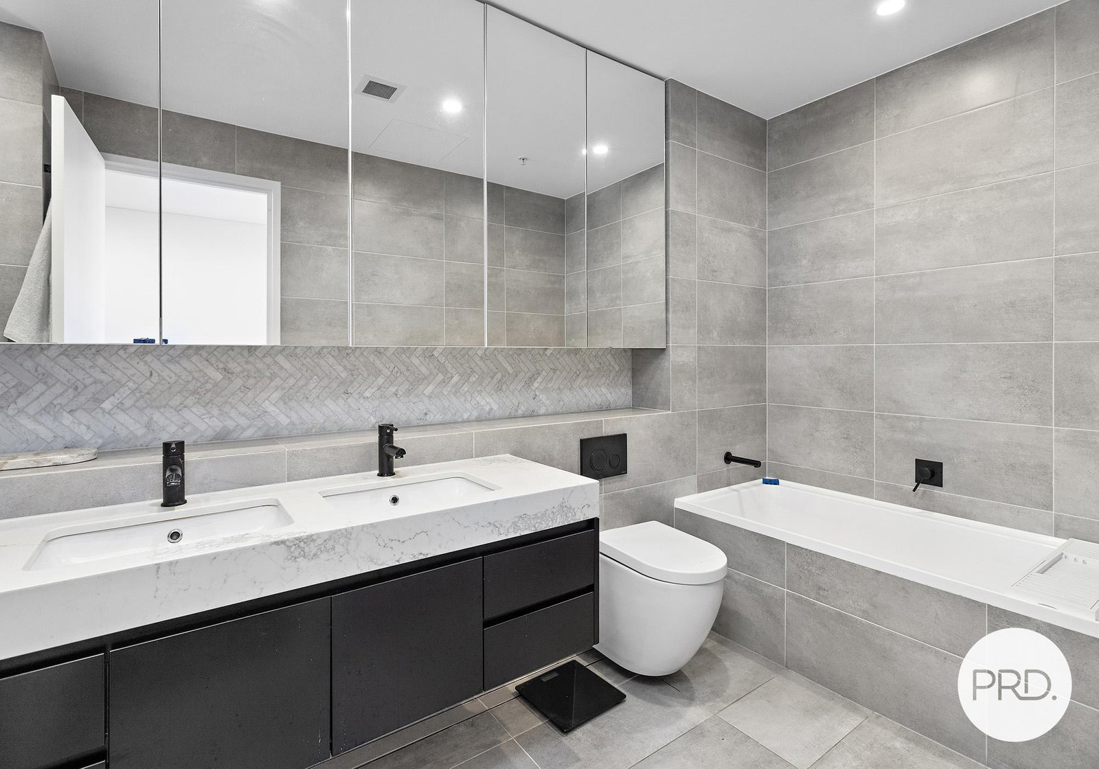 1603/3 Rawson Street WOLLONGONG 10