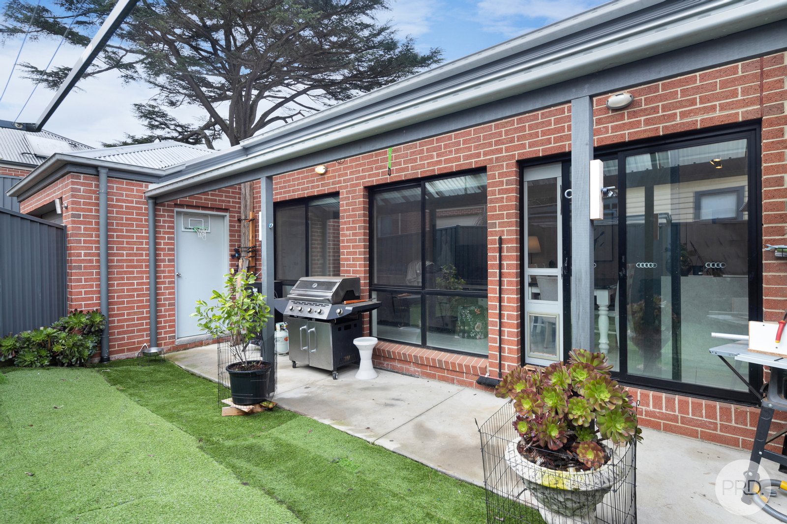 1/604 Havelock Street BLACK HILL 8