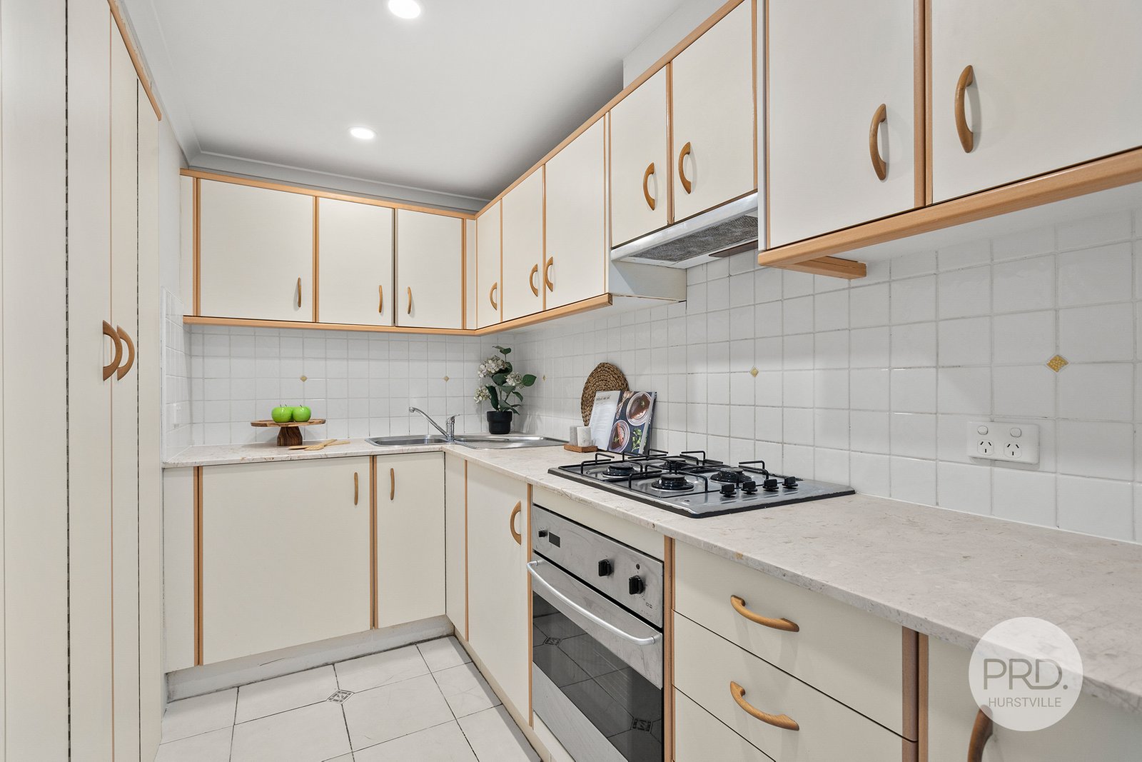 1606 T2/600 Railway Parade HURSTVILLE 4