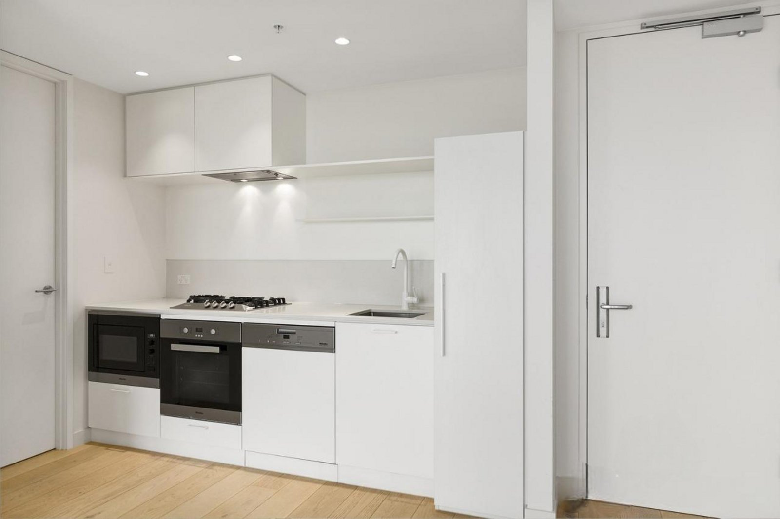 Gallery: 1606/7 Claremont Street