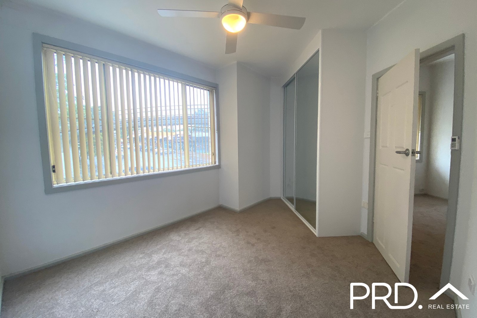 1/60a Henry Lawson Drive PEAKHURST 3