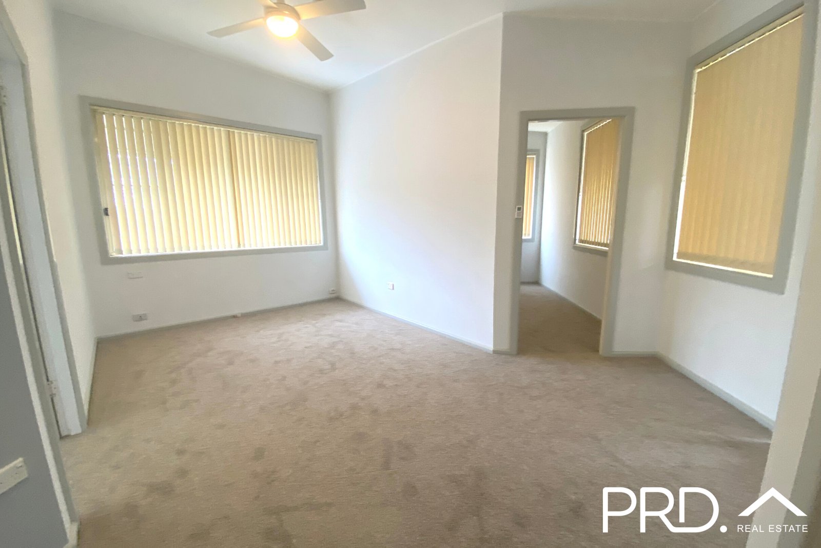 1/60a Henry Lawson Drive PEAKHURST 2