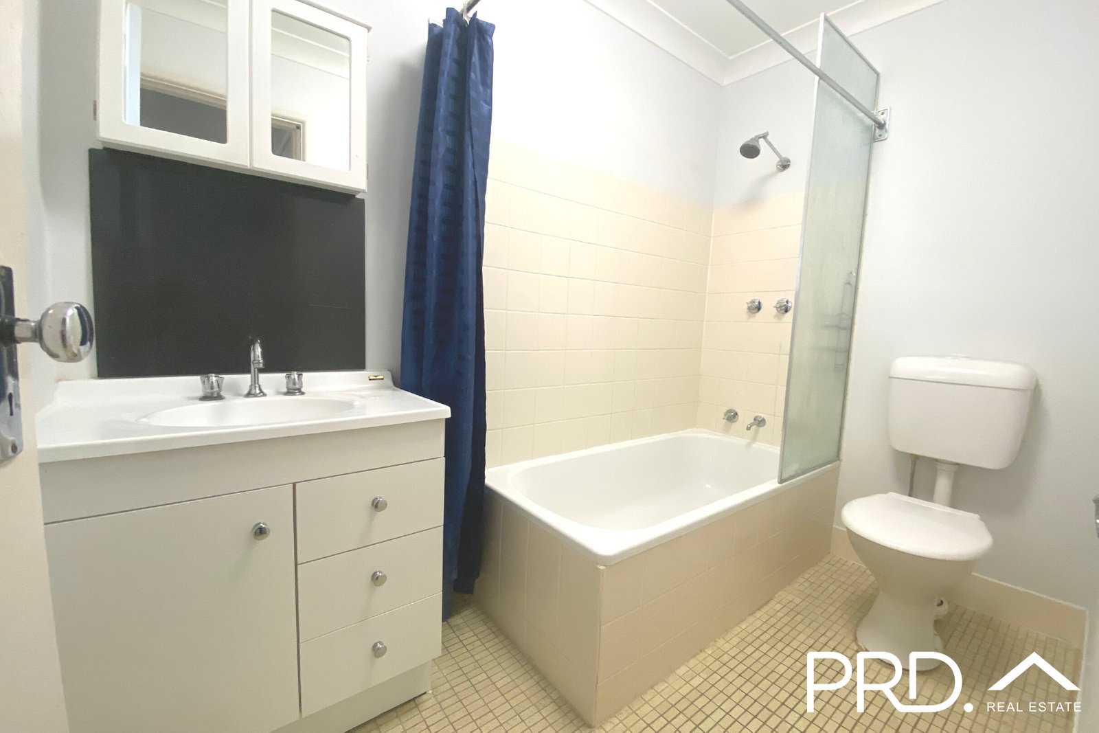 1/60a Henry Lawson Drive PEAKHURST 7