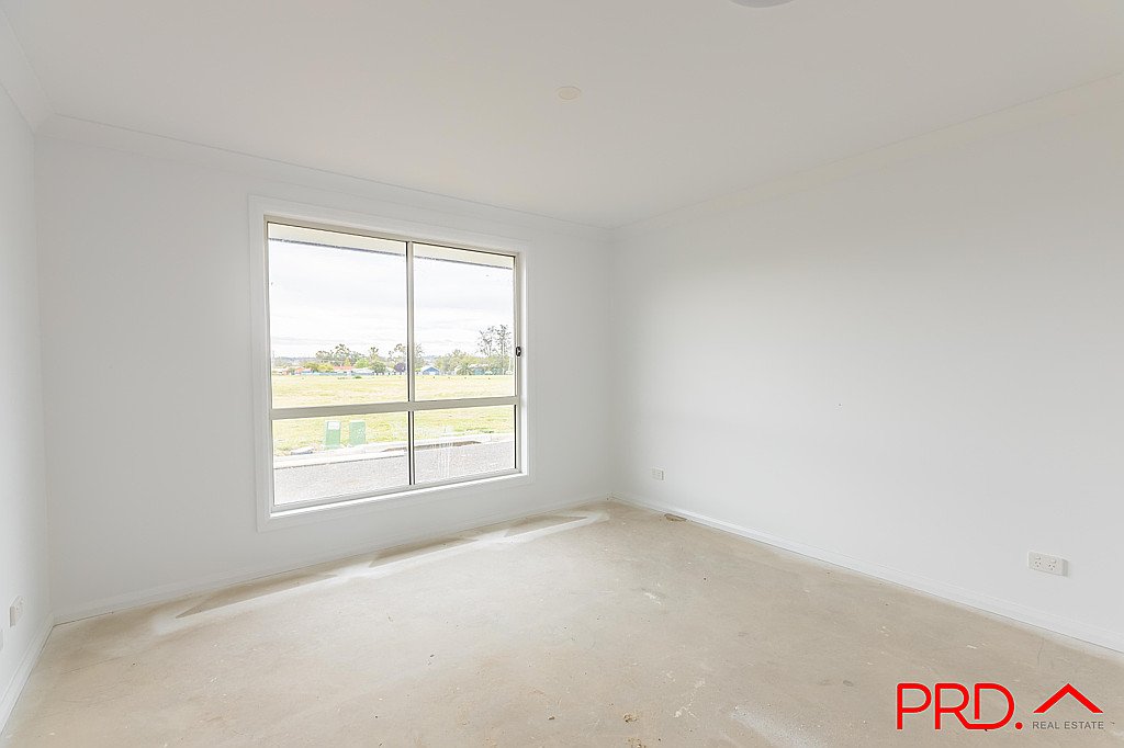 16/1 Gungurru Close TAMWORTH 9