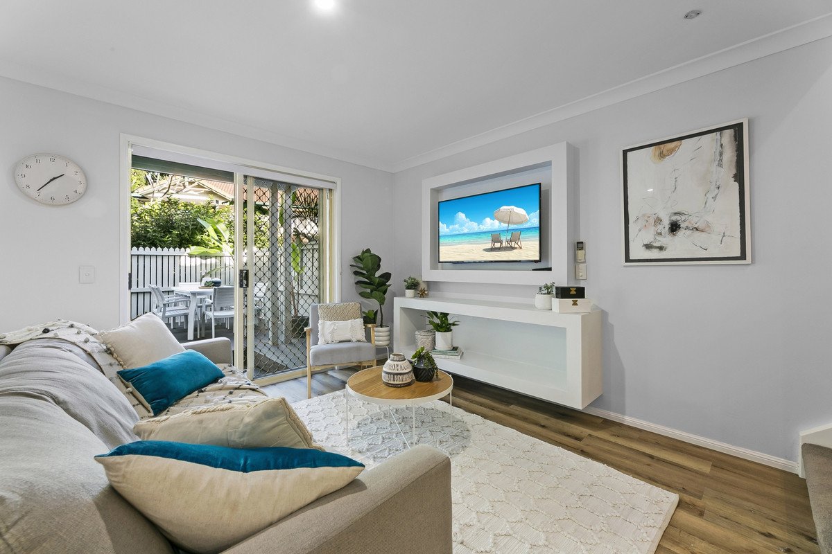 16/1 Township  Burleigh Heads 3