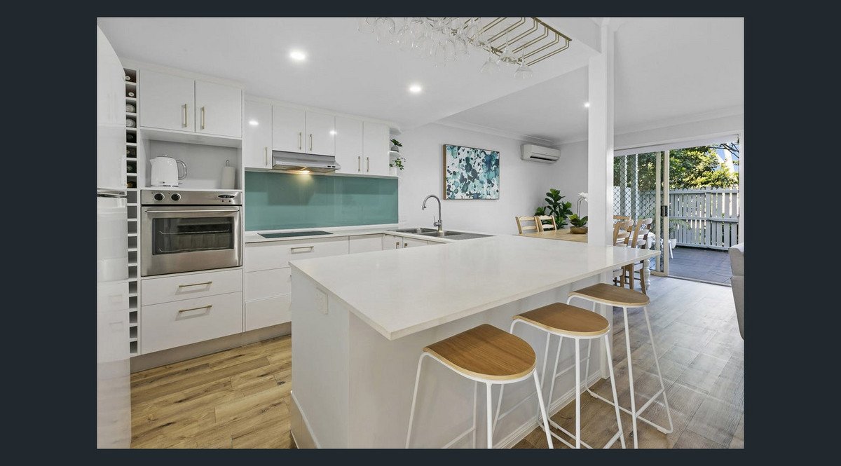 16/1 Township Drive Burleigh Heads 2