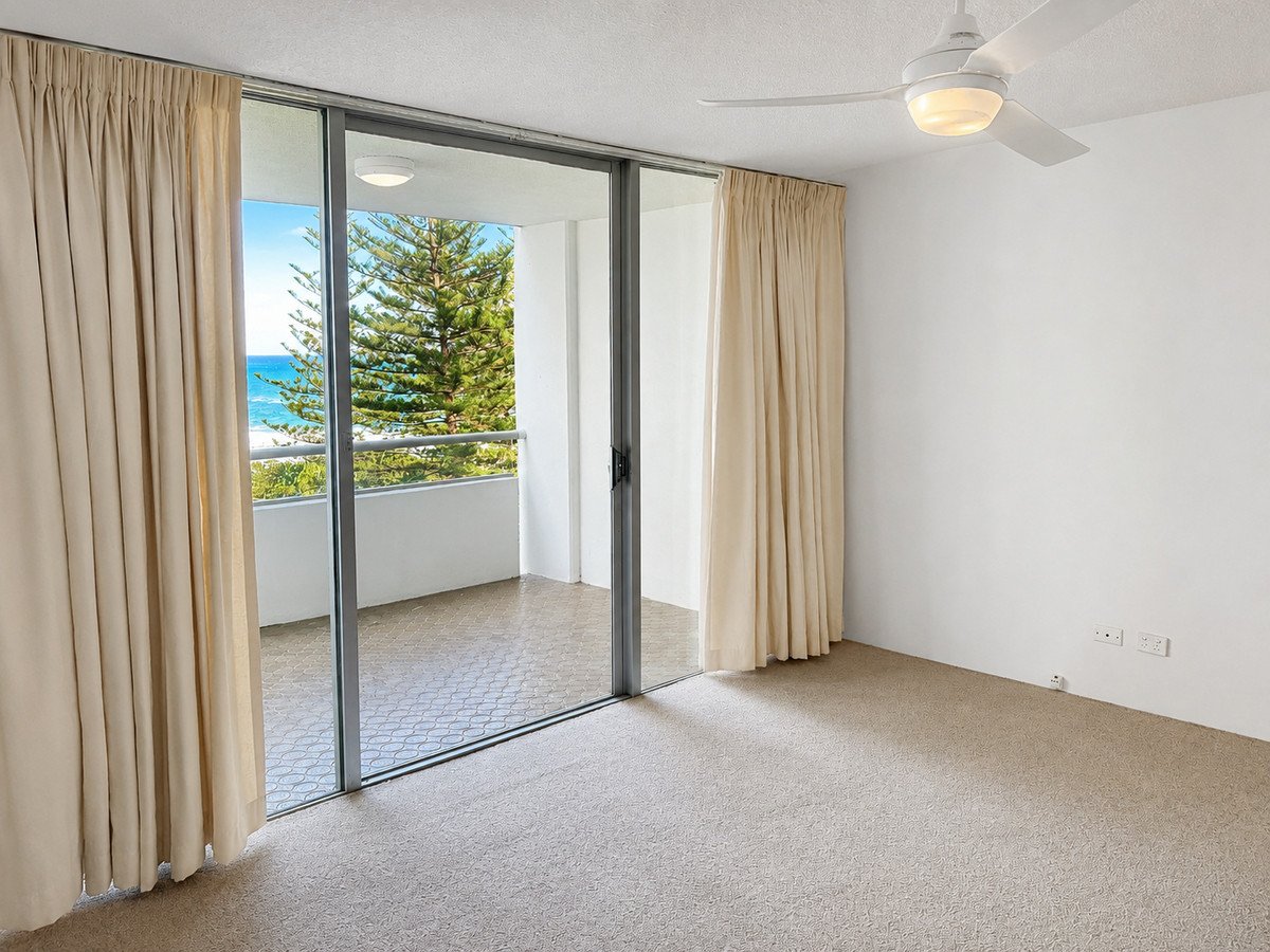 16/100 The Esplanade BURLEIGH HEADS 7