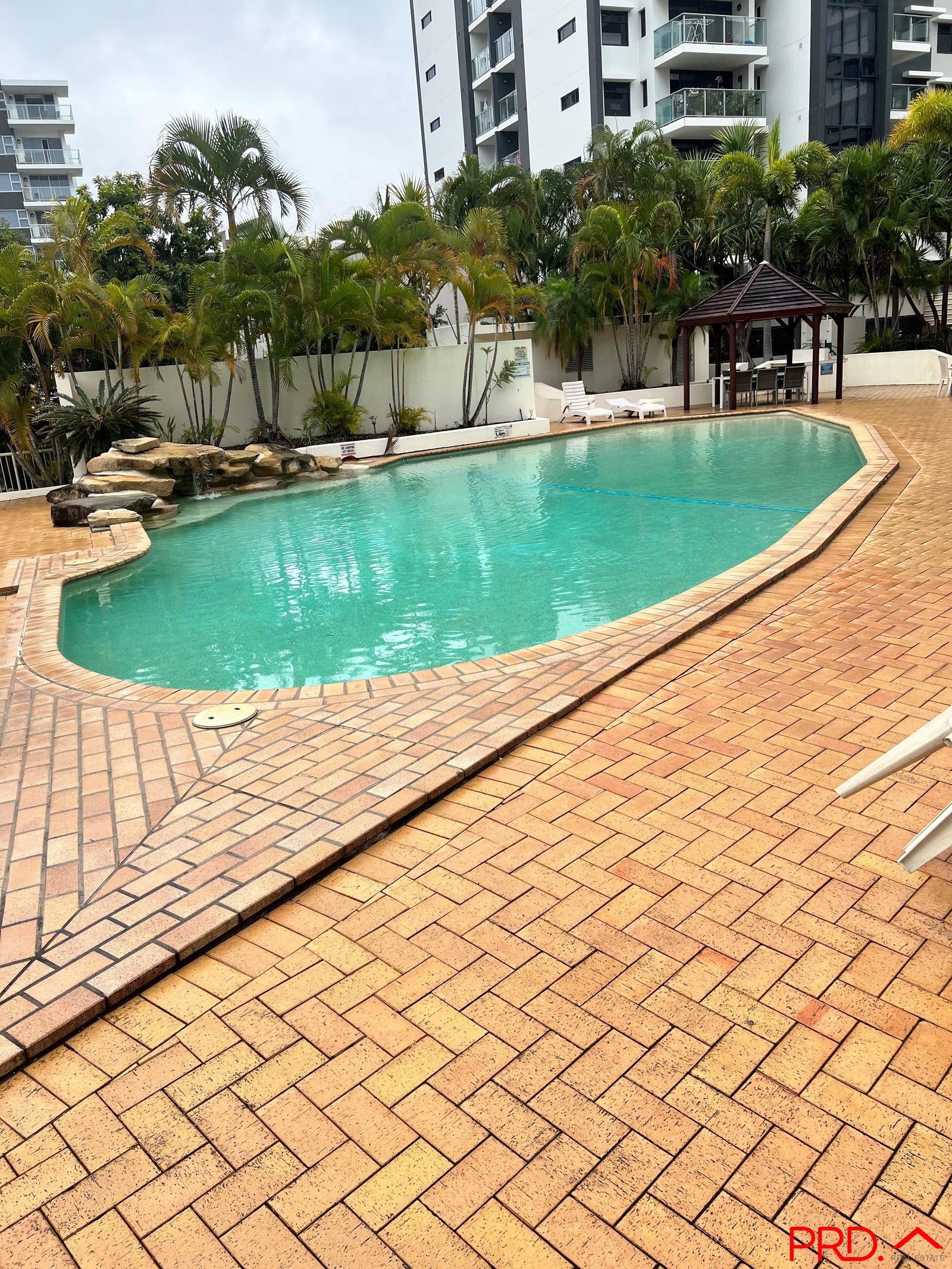 16/106 Marine Parade SOUTHPORT 2