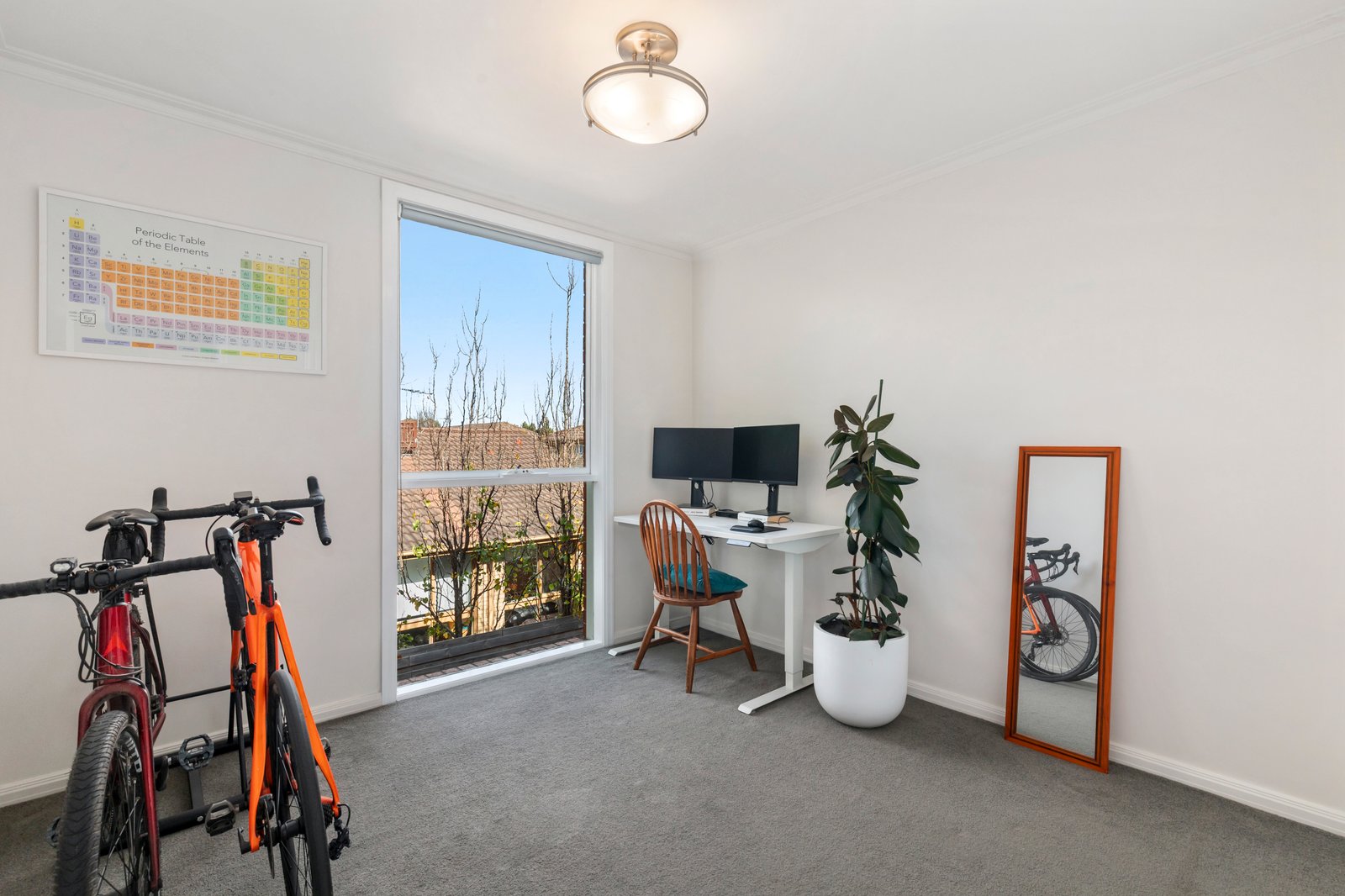 Gallery: 16/109 Hotham Street