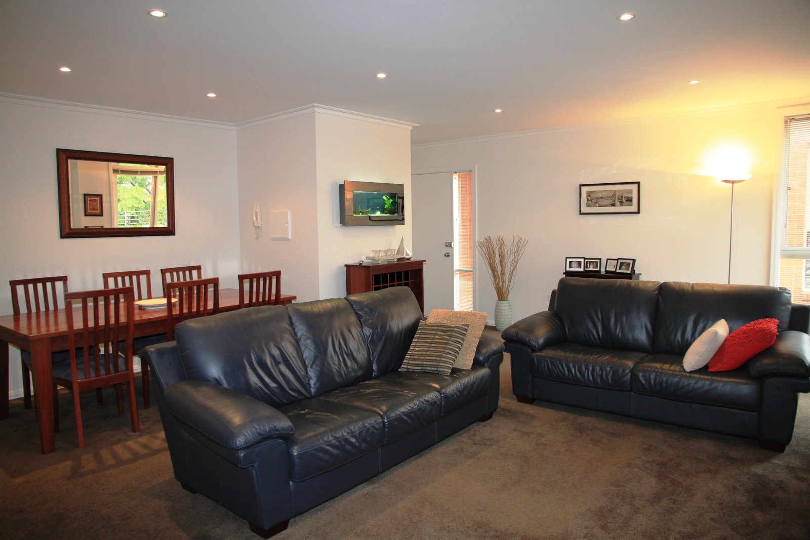 Gallery: 16/109 Hotham Street