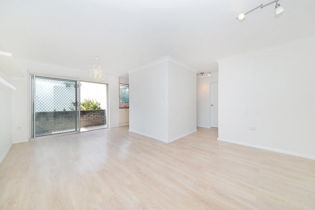 16/11 Grace Campbell Crescent HILLSDALE 2