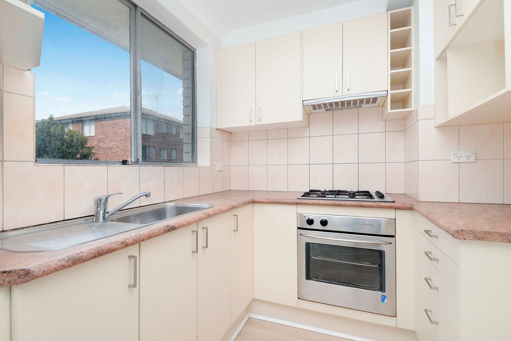 16/11 Grace Campbell Crescent HILLSDALE 3