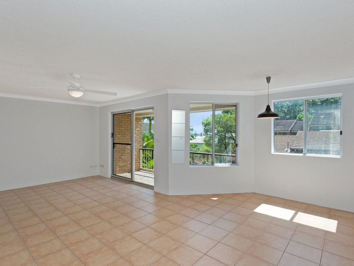 16/11 Hayle Street Burleigh Heads 5