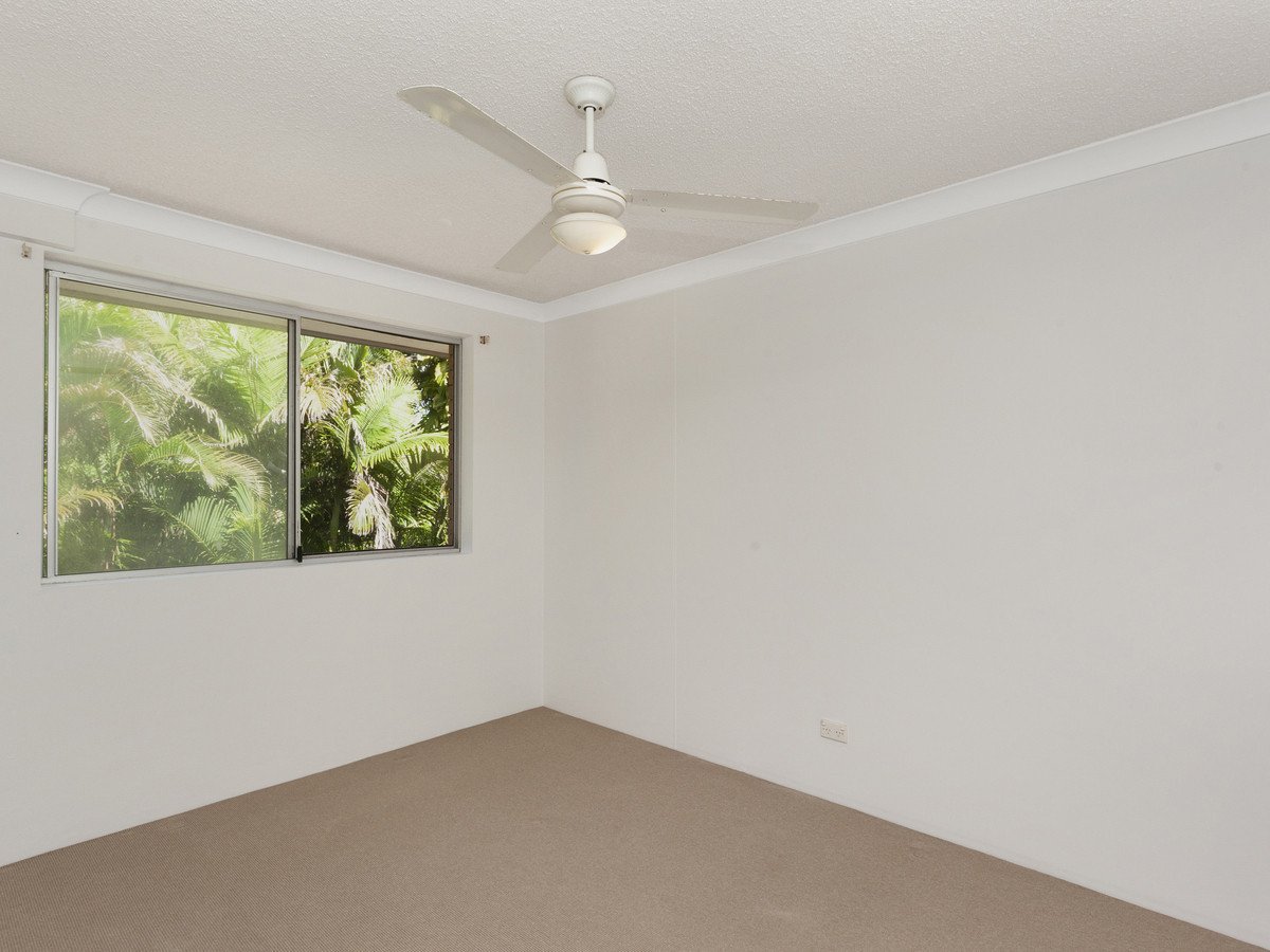 16/11 Hayle Street Burleigh Heads 6