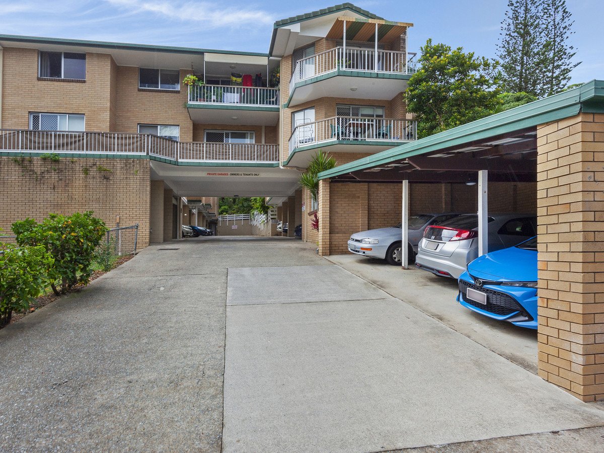 16/11 Hayle Street Burleigh Heads 8